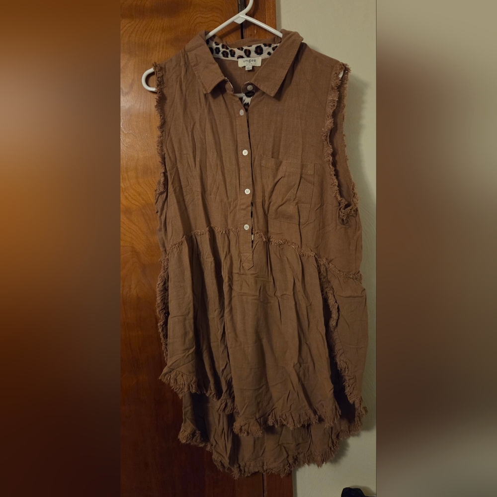 Umgee Tan Sleeveless Frayed Tunic Top Size Large